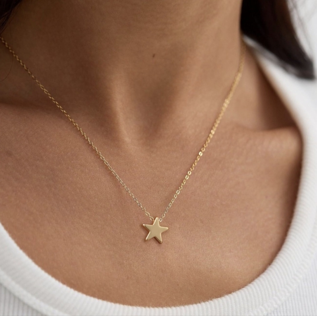 New Brandy Melville Golden Dainty Necklace W Star Charm 13$
